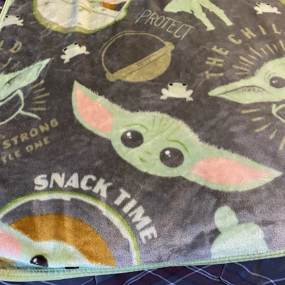 Star Wars Baby Blanket Soft Fleece Gray Green Snack Time Baby Yoda Frogs 36x48”